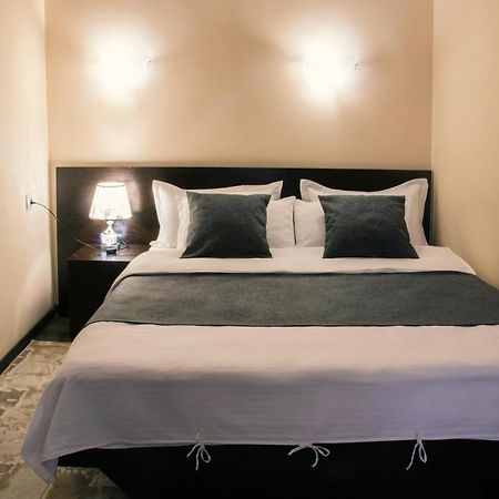 Alplaza Hotel Ustʼ-Kamenogorsk Esterno foto