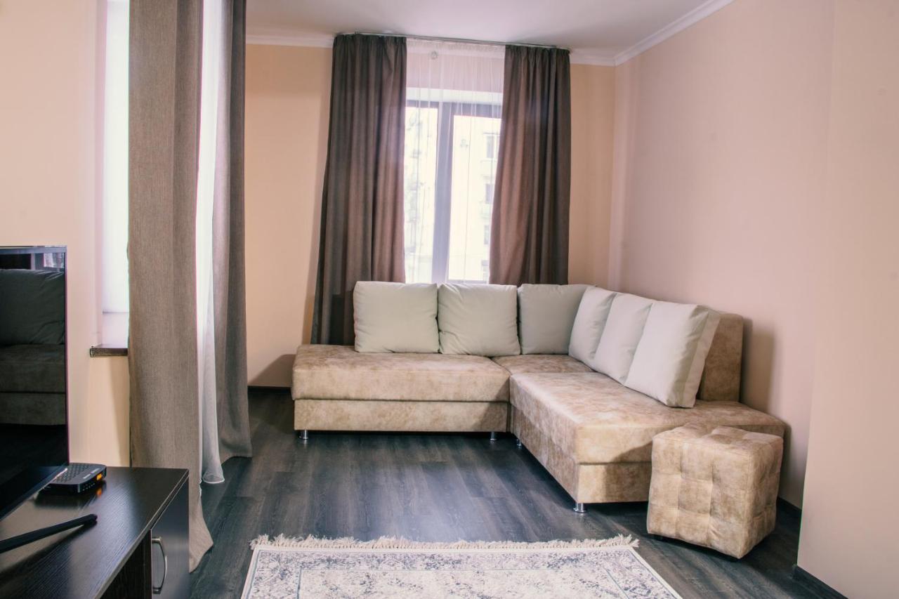 Alplaza Hotel Ustʼ-Kamenogorsk Esterno foto