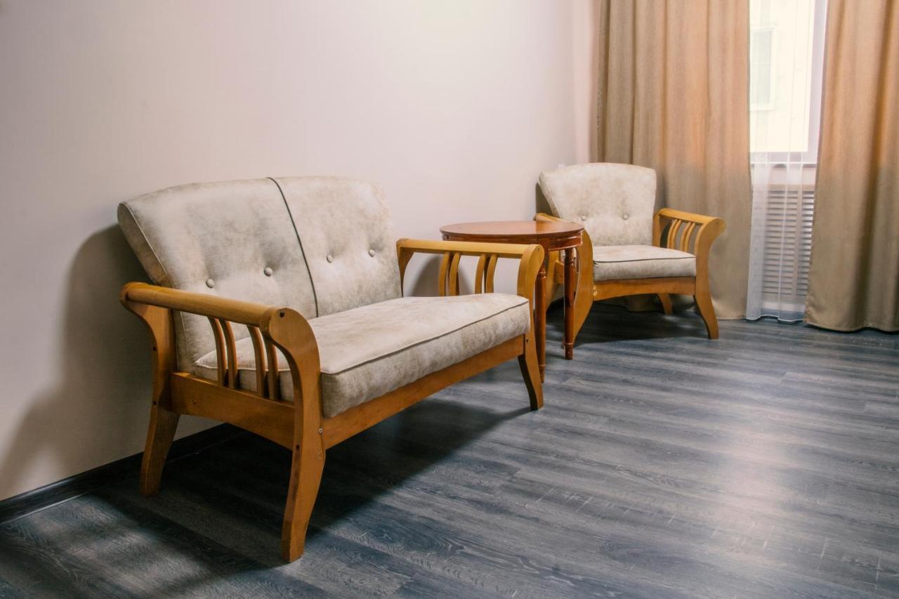 Alplaza Hotel Ustʼ-Kamenogorsk Esterno foto